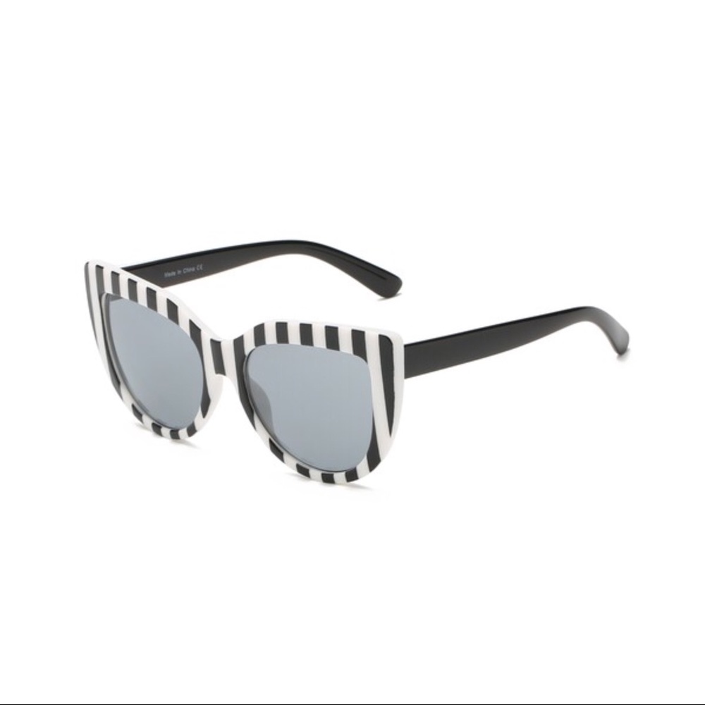 🏖🆕🎉HP🎉5⭐️Oversized Cat Eye Sunglasses - Picture 5 of 6